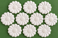 Pack of 10 Daisy Plaster Blanks – Ready to Decorate